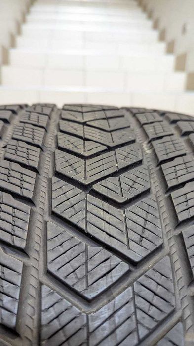 Шини 305/35 R21 109V Pirelli Scorpion Winter NO