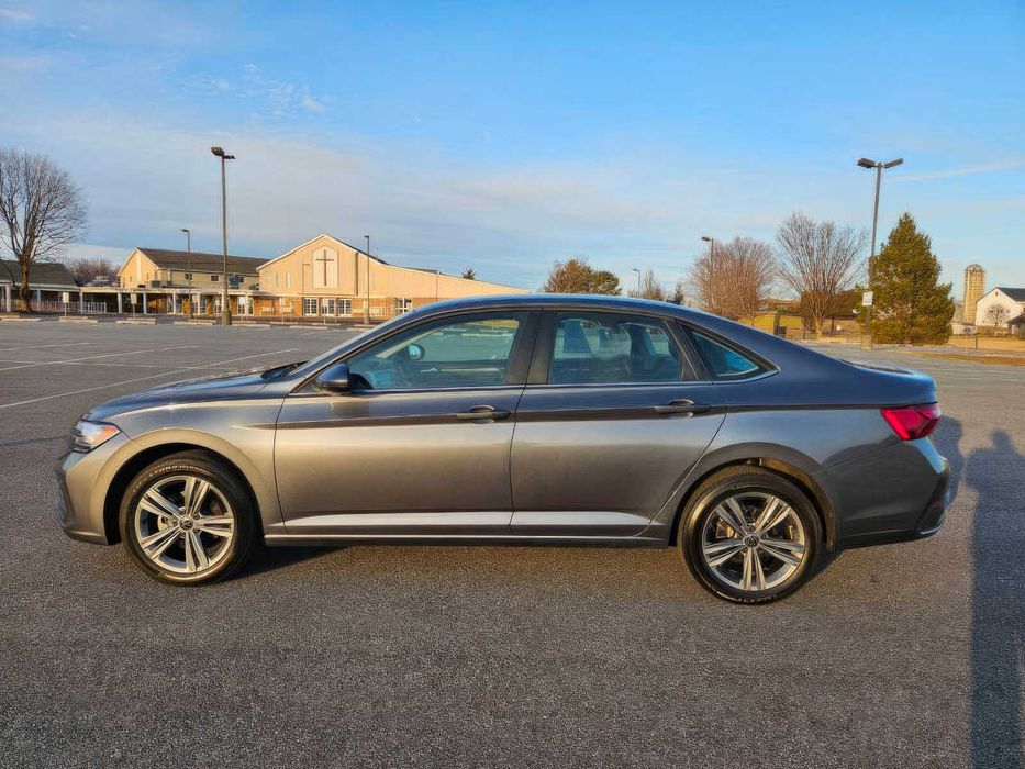 Volkswagen Jetta SE      2024