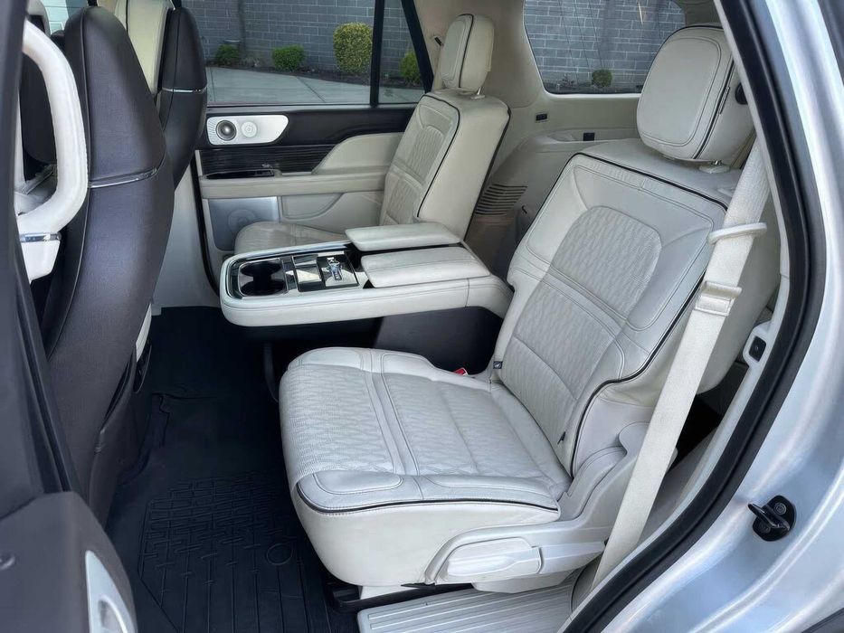 Lincoln Navigator Black Label      2018