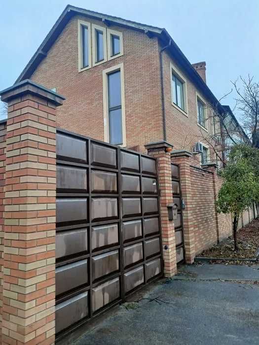 Продам ОТЛИЧНЫЙ дом в ЦЕНТРЕ! 5-ть комнат