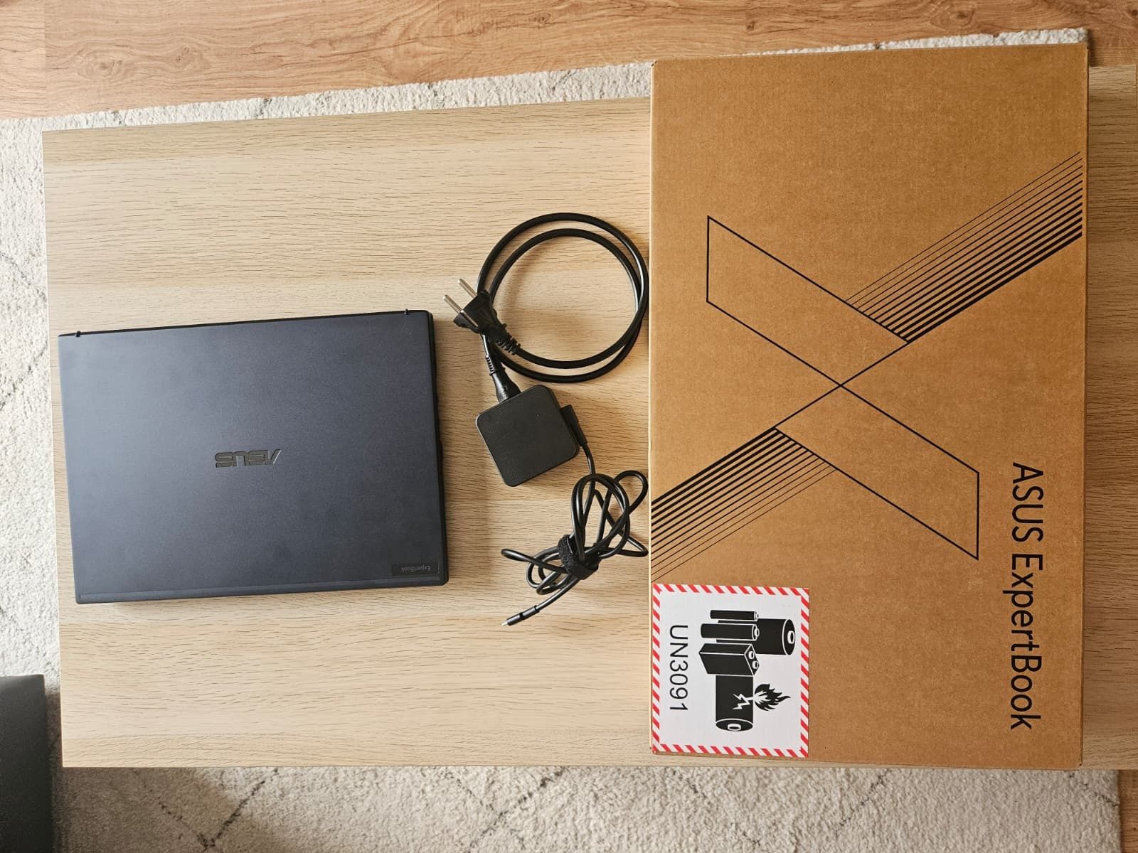 ASUS ExpertBook | 16GB RAM 512GB SSD | Comprado a Julho 2025