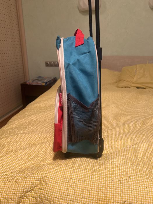 Чемодан на колесах дитячий