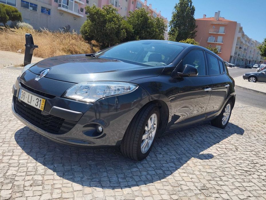 Megane 5 portas 5 lugares