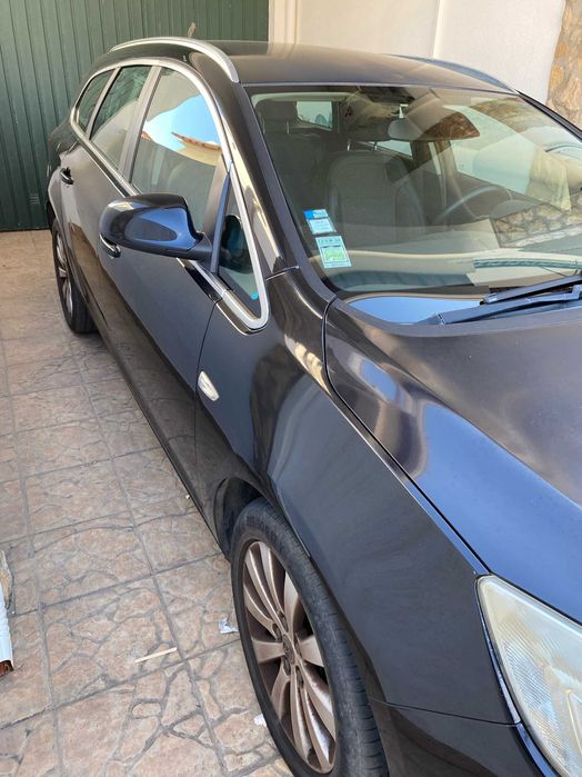 Opel Astra J Sports Tourer 1.7 CDTI (125cv), versão Cosmo