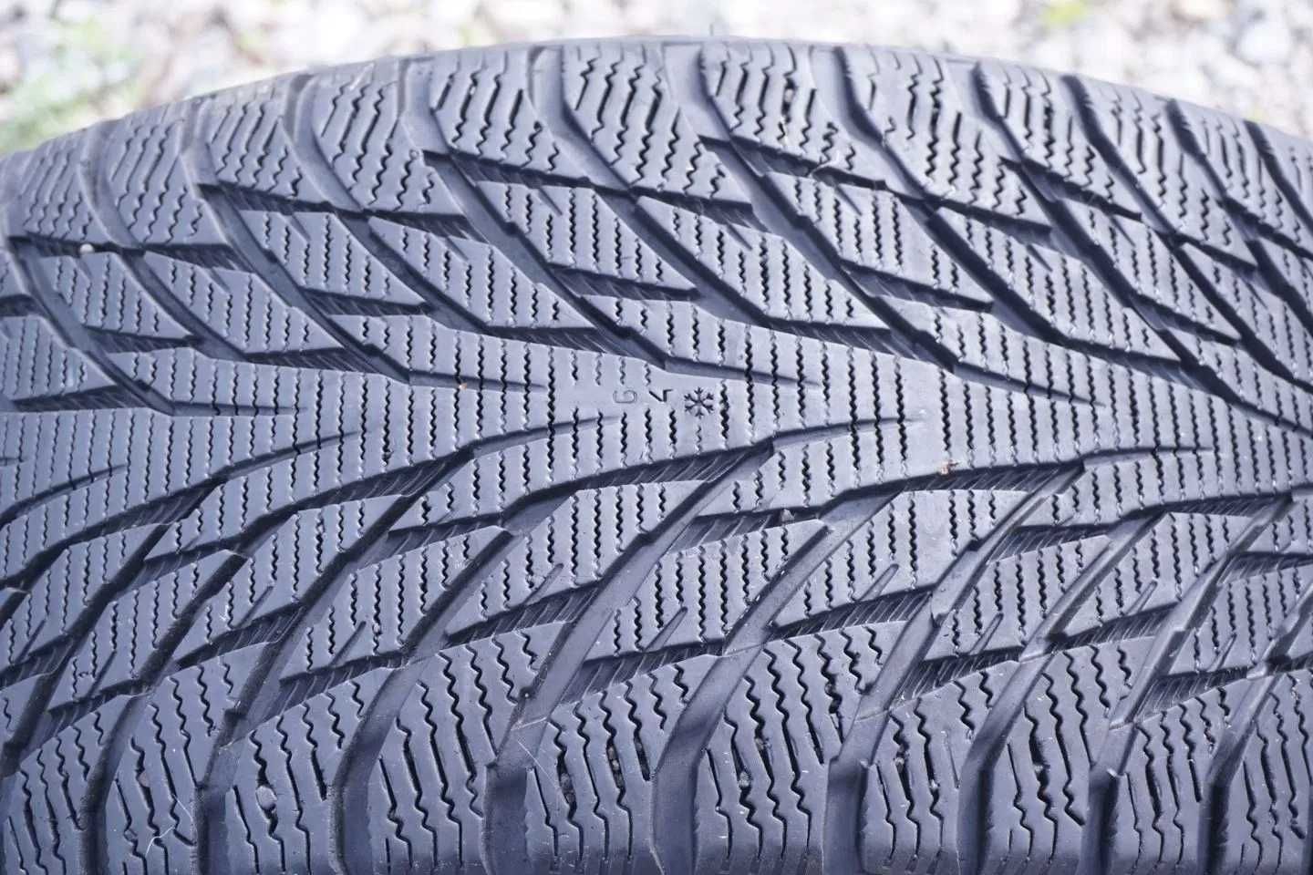 Opona Nokian HAKKAPELIITTA R2 235/45/17 97R XL