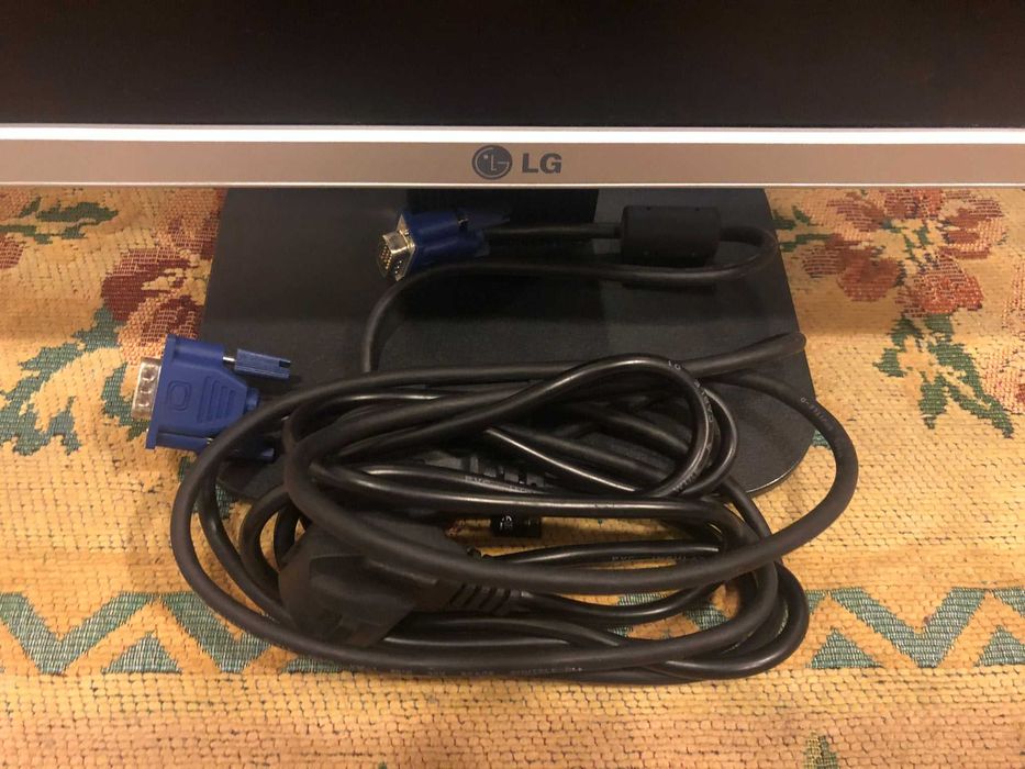 Monitor LG (Flatron L192WS-SN)