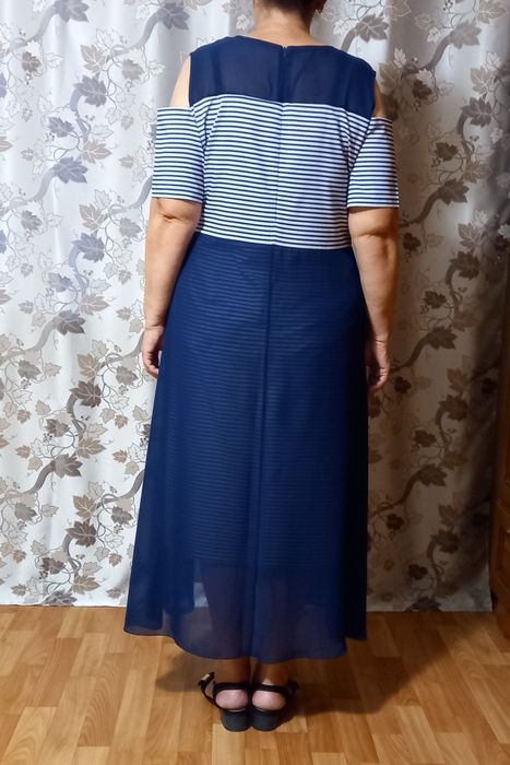 Платье нарядное р.52