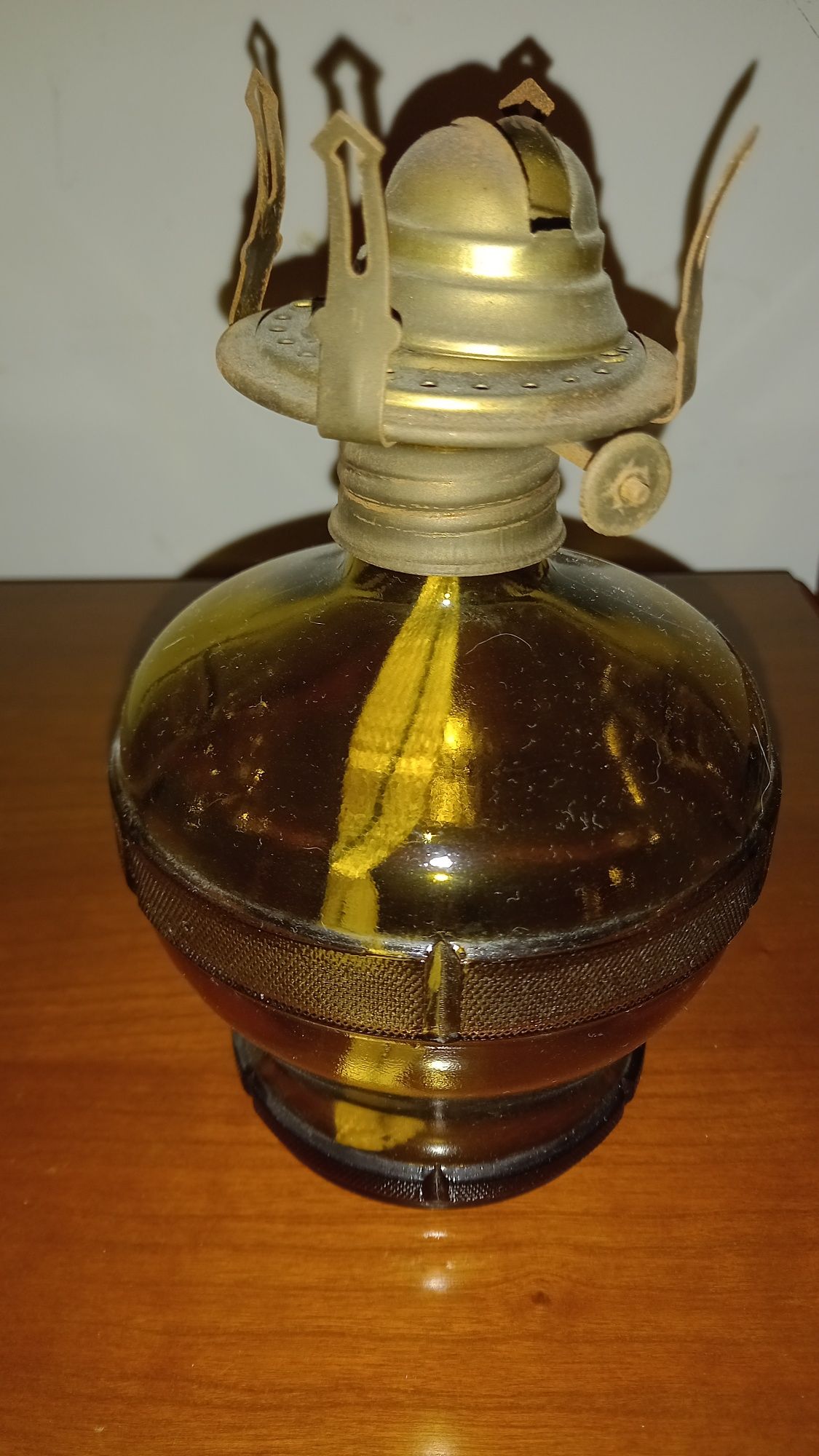 Base de candeeiro a petroleo
