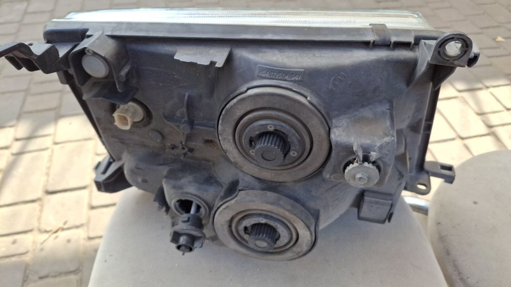 Оригінальні фари Toyota land cruiser 100