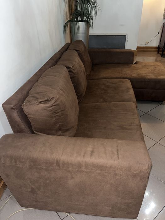 Sofá chaise longue castanho