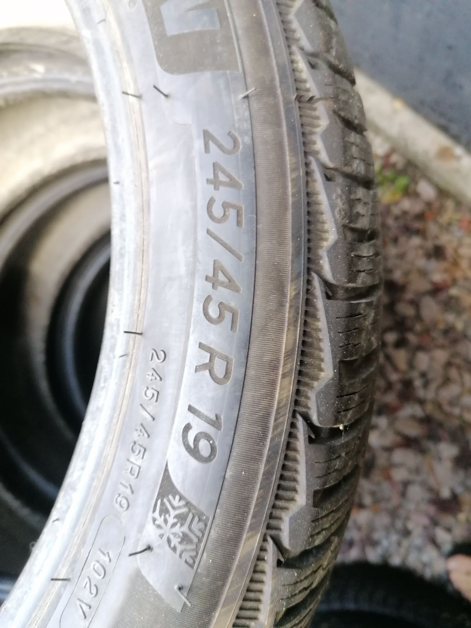 245/45/19 Michelin zimowe