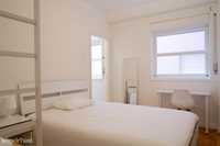187566 - Quarto com cama de casal, com casa de banho privada em...