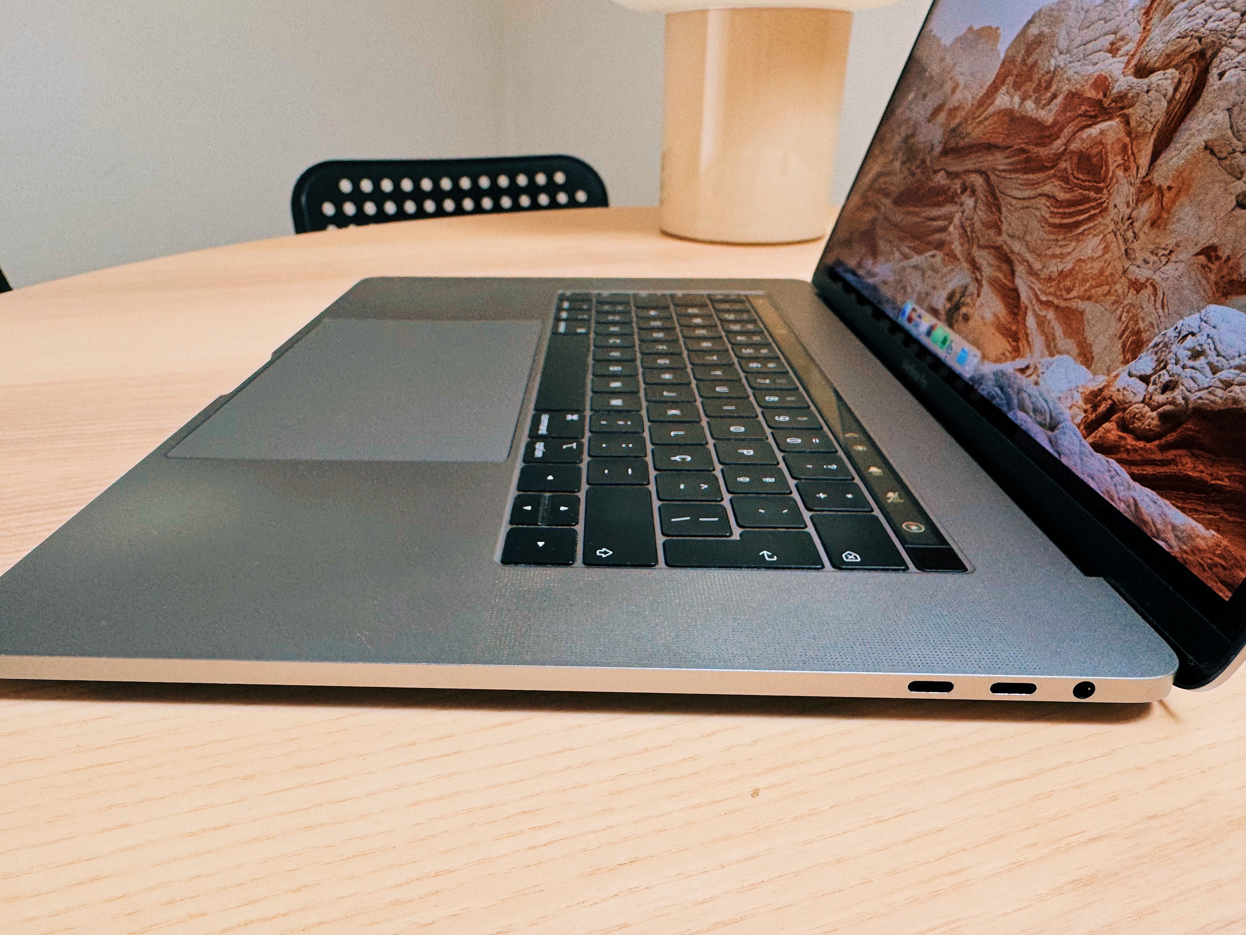 MacBook Pro 2019 15' i9 32GB