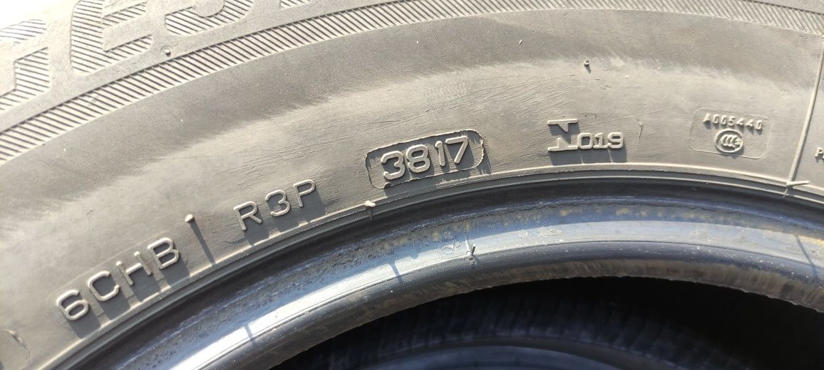Opony zimowe z 2017r 215/65/16 Bridgestone PN