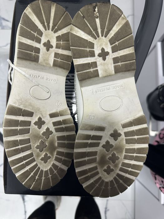 Весняні лакові туфлі броги