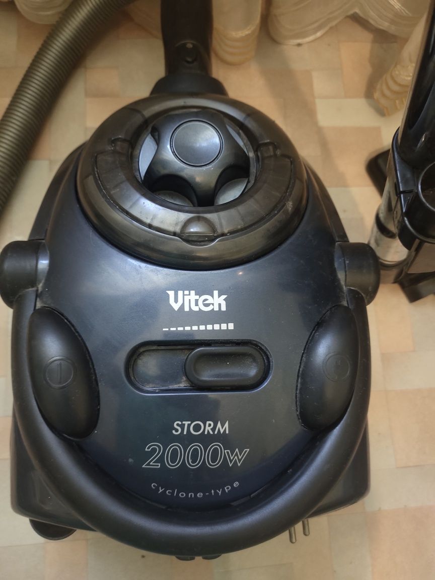 Пылесос Vitek STORM 2000W