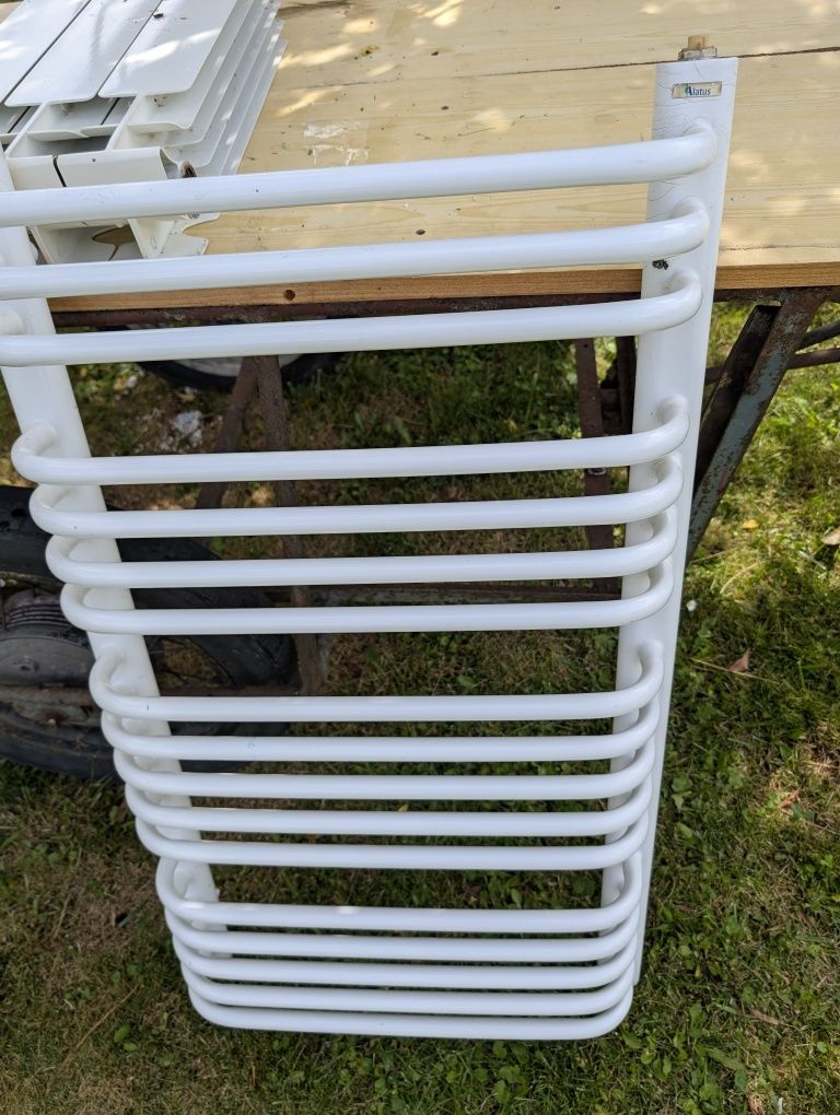 Grzejnik łazienkowy 50 cm rozstaw
