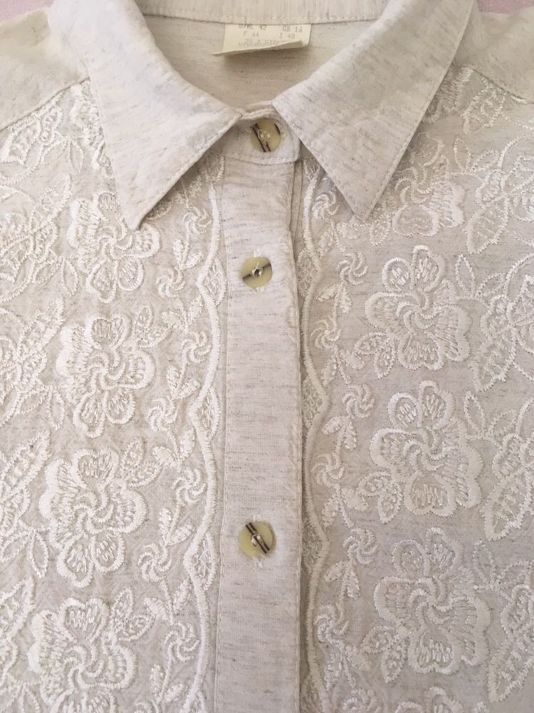 Bluzka Vintage z haftowanym przodem L 42
