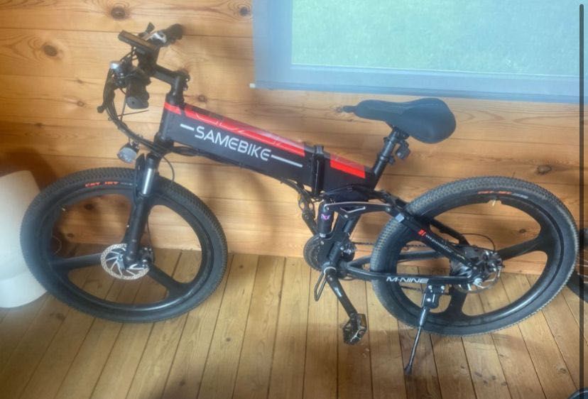 Bicicleta elétrica samebike muito desgastada