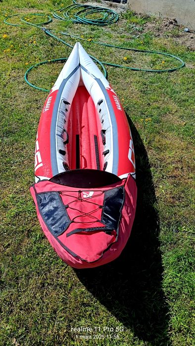 Kajak pompowany.