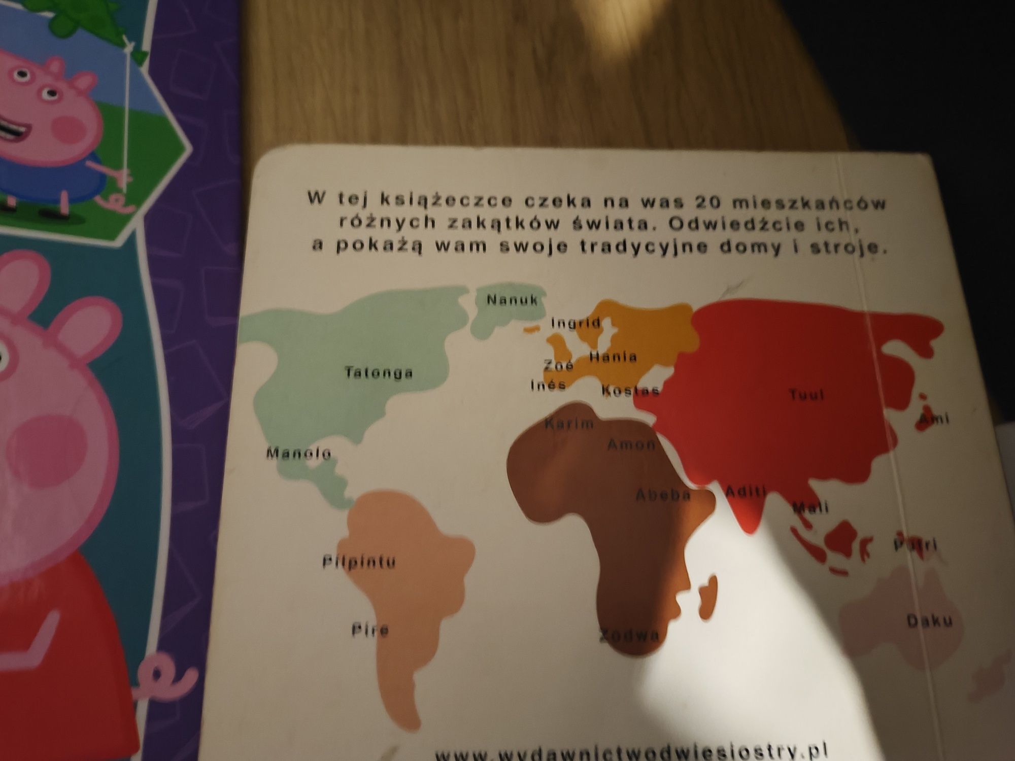 Książka Peppa świnka zakątki dwie siostry naśladuje zwierzątka dwa lat
