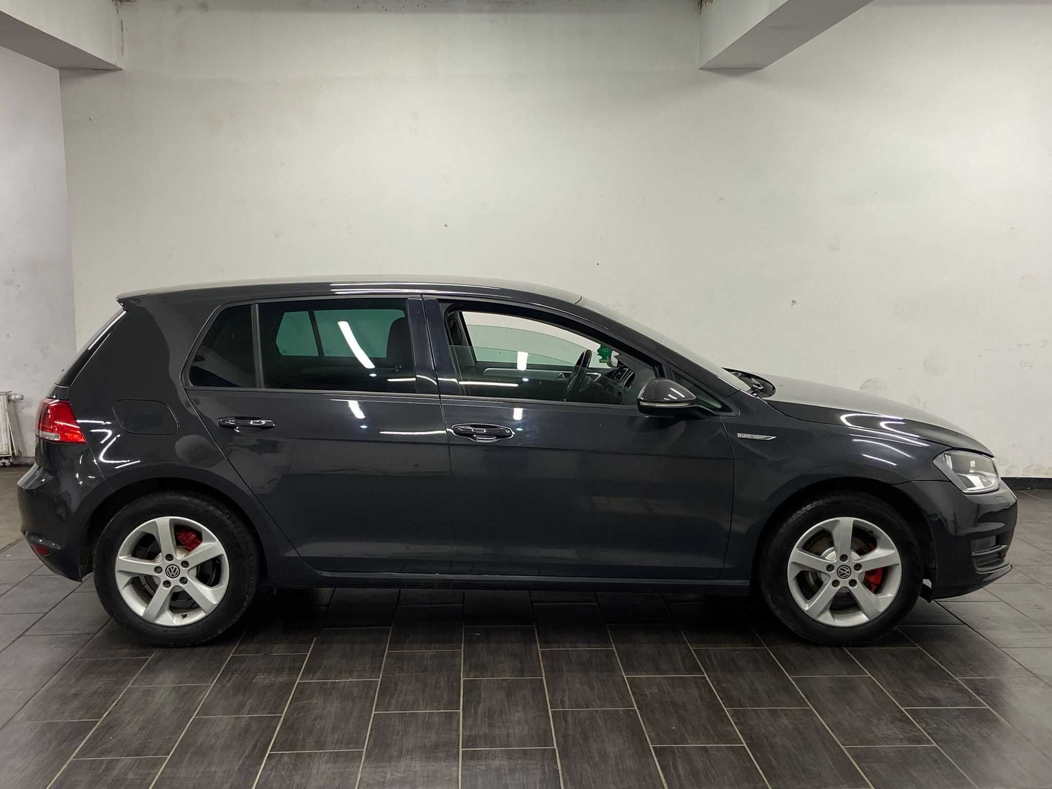 VW Golf VII, Cup Edition (68 tys. przebiegu) - ekonomiczny