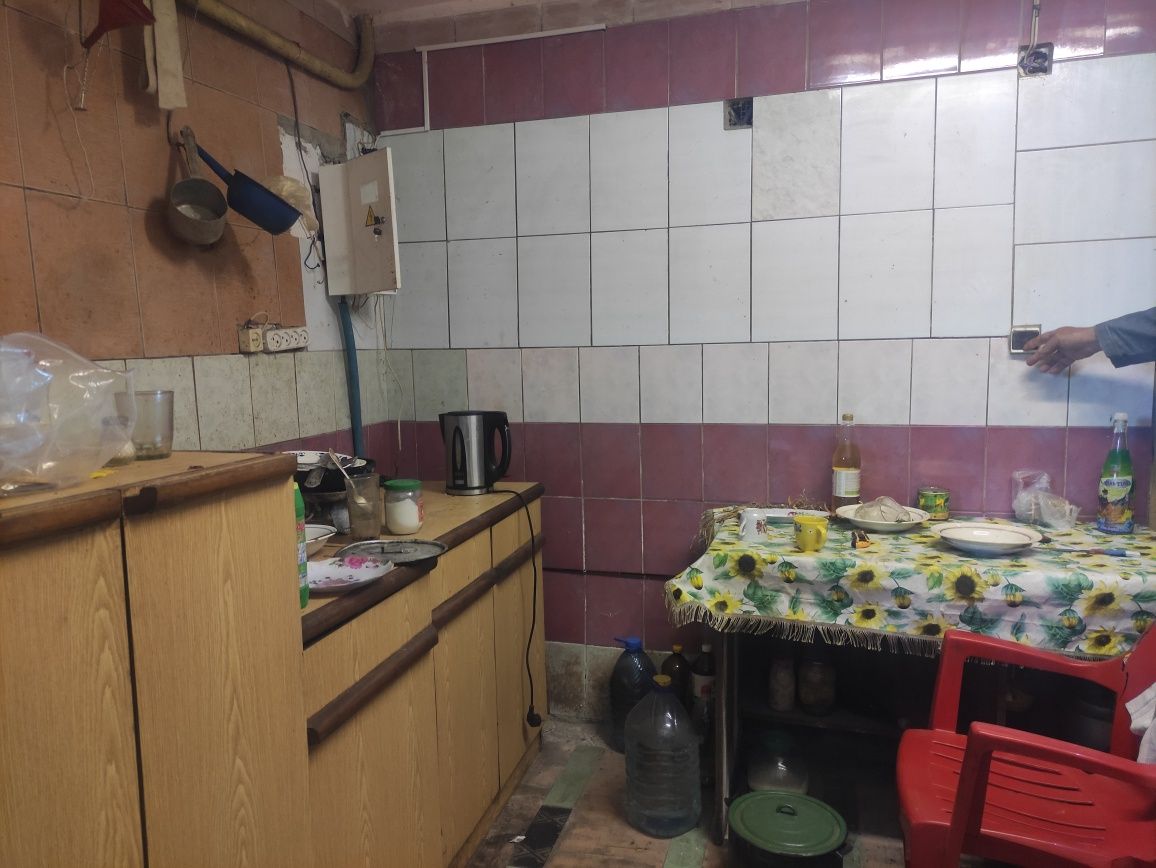 Продач дачного будинка з виходом на воду