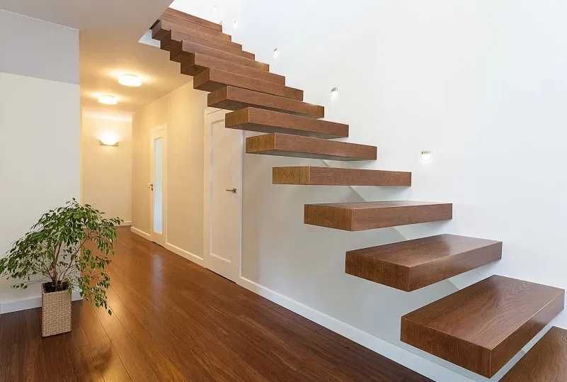 Schody drewniane, stopnice, podstopnice, spoczniki.