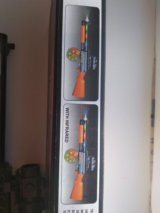 Продам игрушечный автомат со светом и звуком