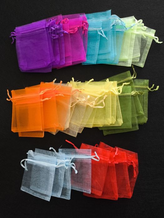 Conjunto 50 sacos organza multicolor 7x9cm