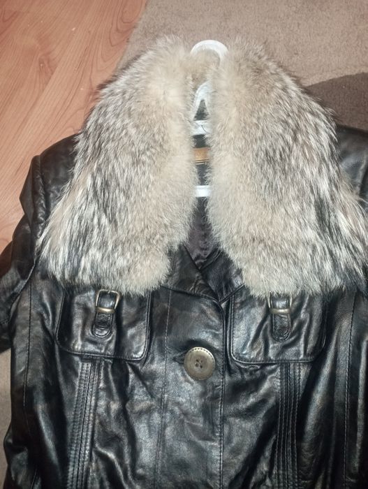 Осіння кожана курточка