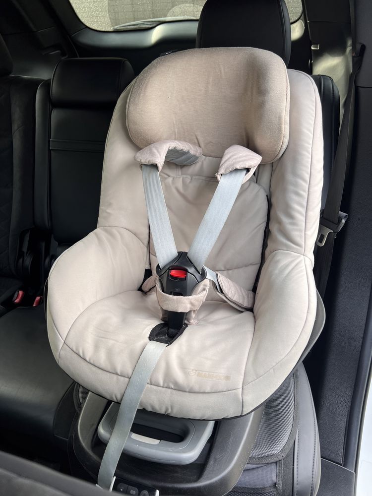 Автокресло maxi-cosi Pearl + база maxi-cosi FamilyFix