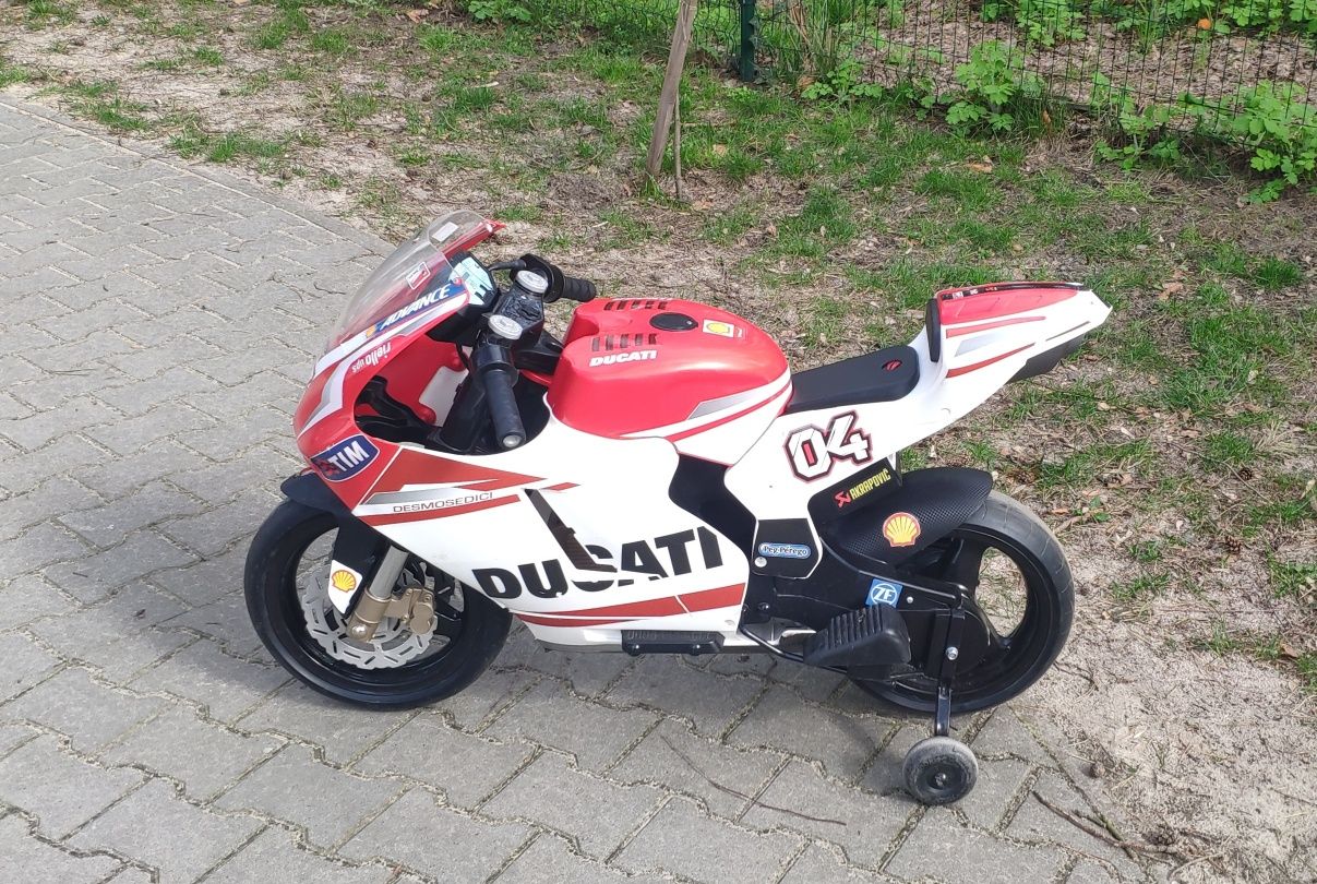 Детский электромотоцикл Peg-perego Ducati GP 12 V+шлем Ducati