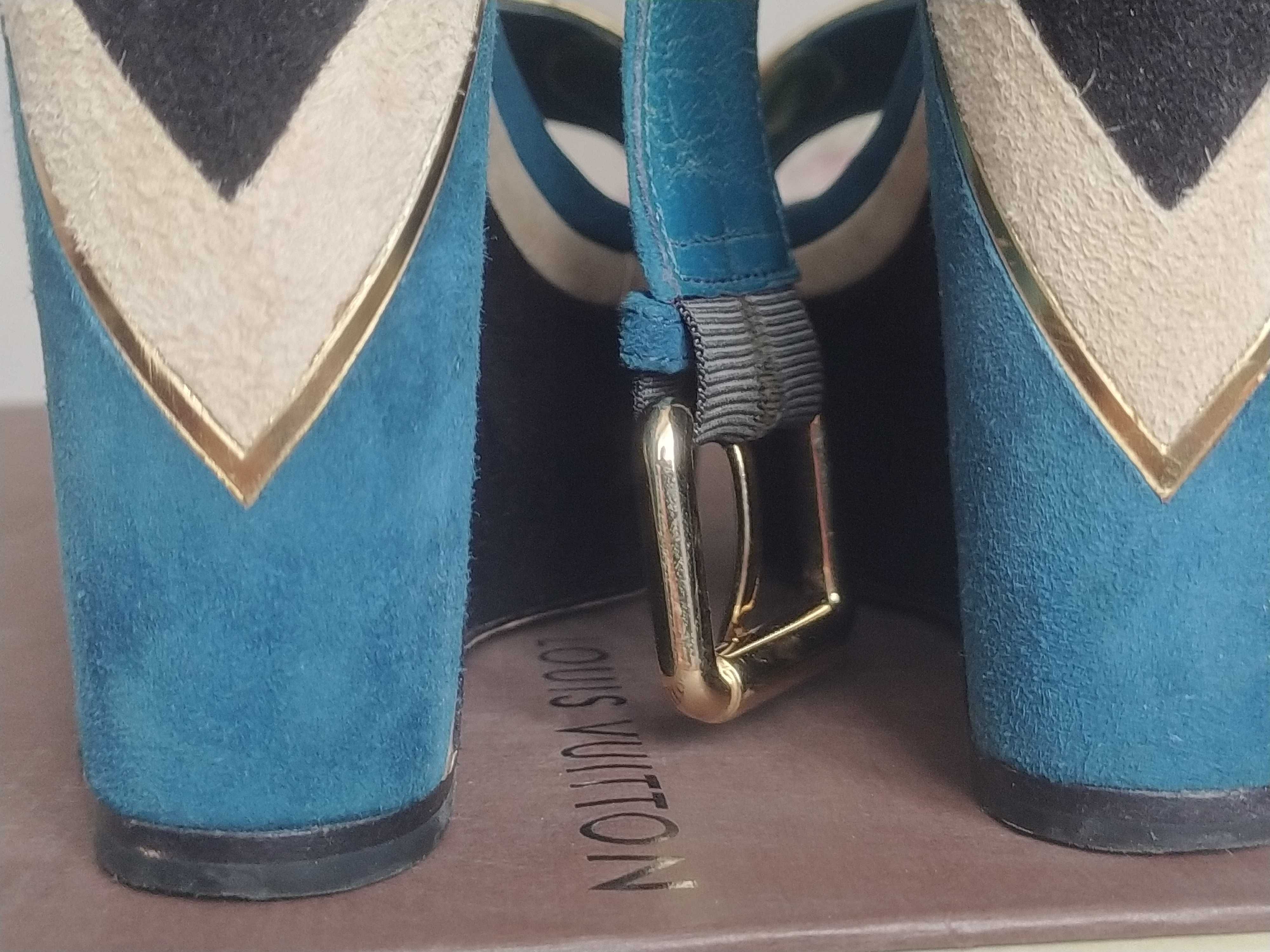 Замшевые босоножки на танкетке Louis Vuitton, 35р, оригинал, коробка.