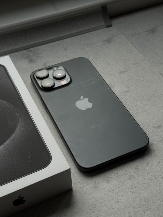 iPhone 15 pro max 256gb czarny. Stan bardzo dobry, kondycja 85%