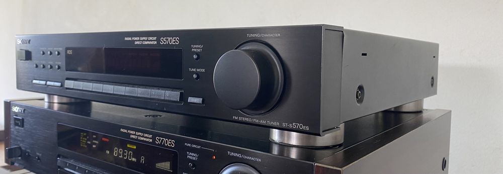 Sony FM STEREO/ FM/AM Tuner ST-570 ES