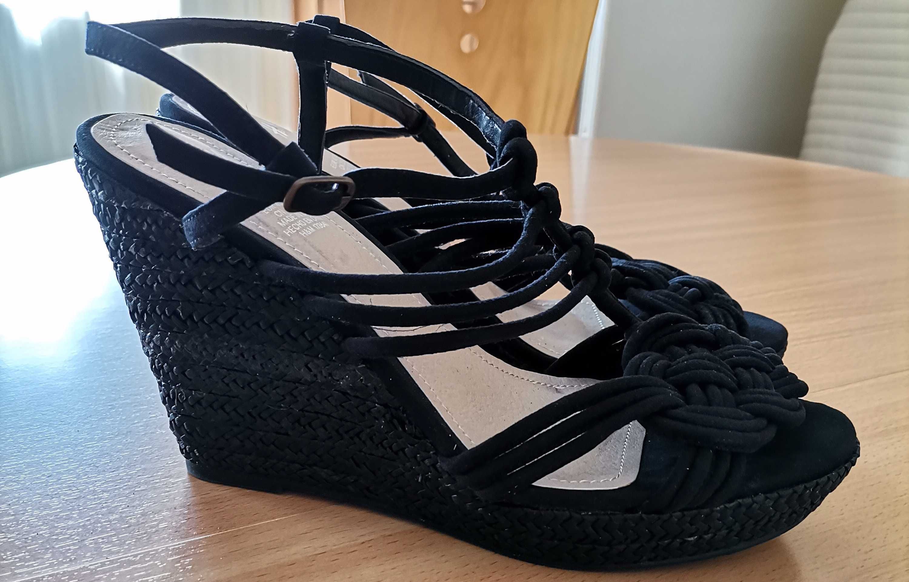 Czarne sandały na koturnie H&M rozmiar 40