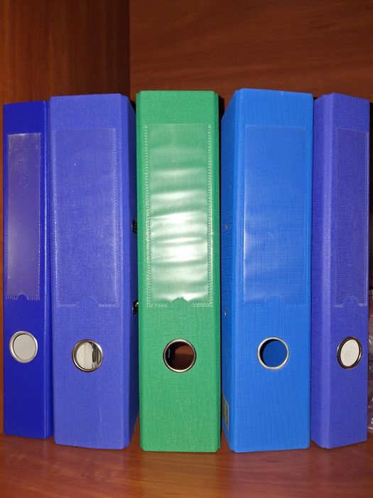 Папка швидкозшивач в гарному стані, з файлами, майже нові