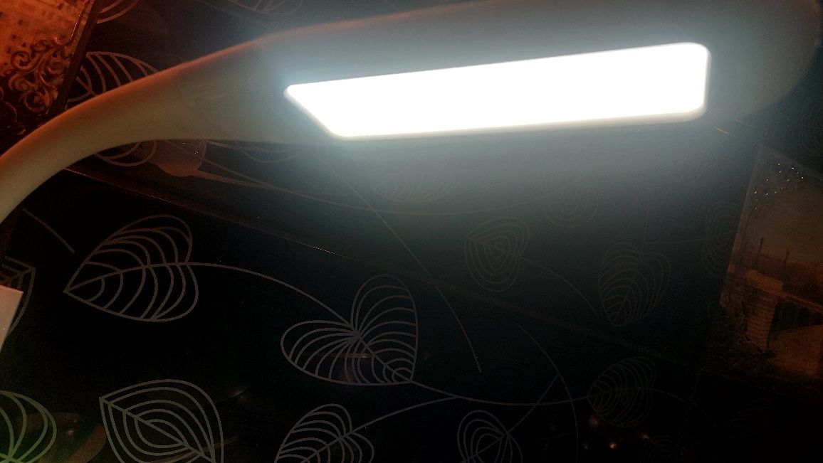 Lampka nocna lub biurkowa