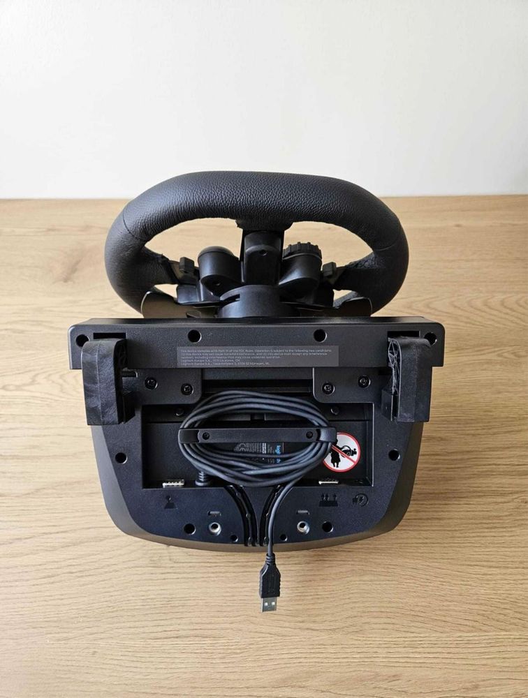 Volante Logitech G923 + pedais