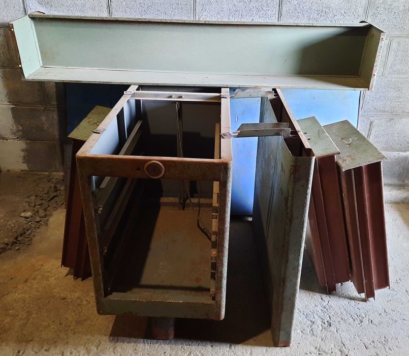 Стіл верстак радіомонтажний слюсарний