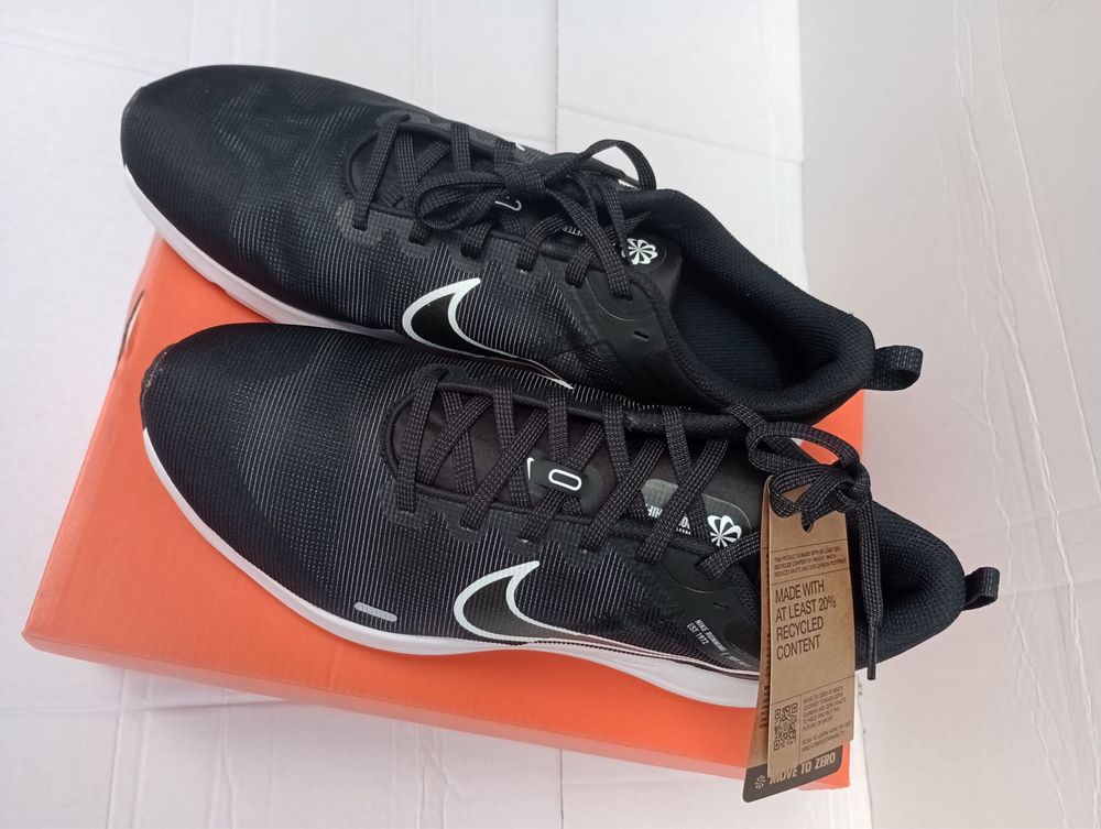 Nowe Nike Downshifter 12 męskie czarne obuwie sportowe r 44,5/45