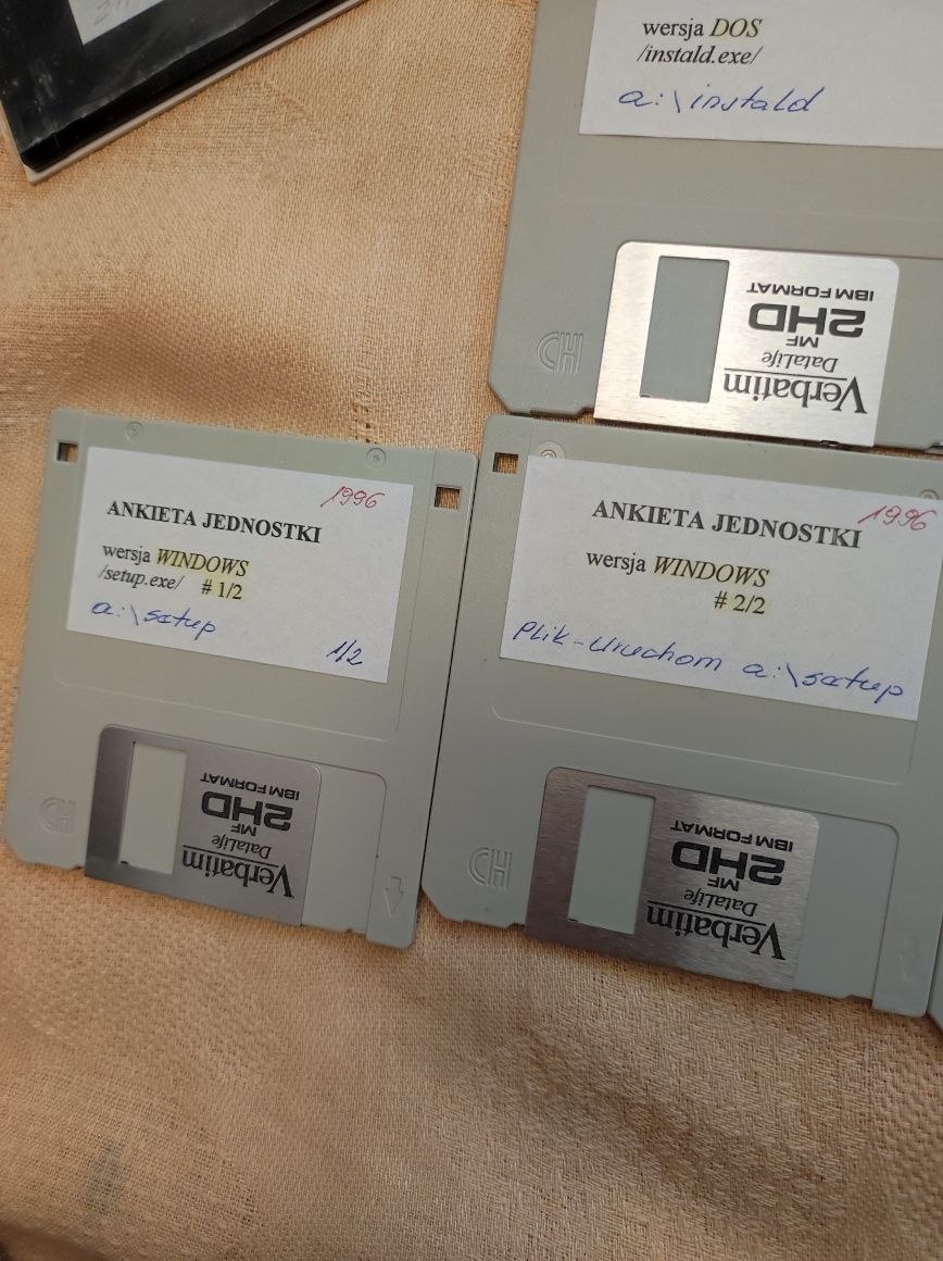 Sprzedam dyskietki starego typu z Windows