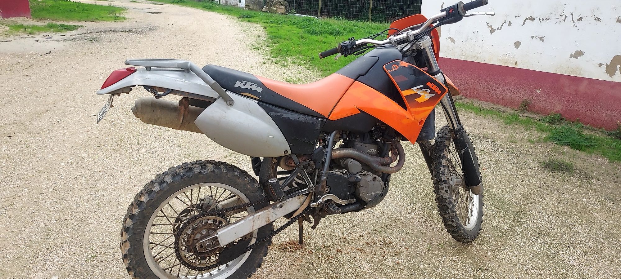 Mota KTM com poucos km