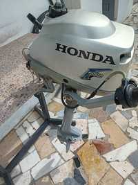 Motor fora de bordo usado Honda BF 2,3D de 2005 ,mais par de remos .