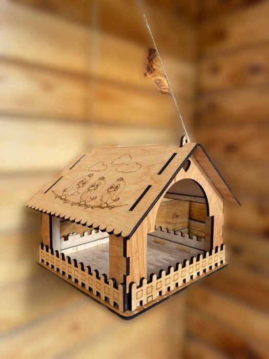 Годівничка для птахів з дерева