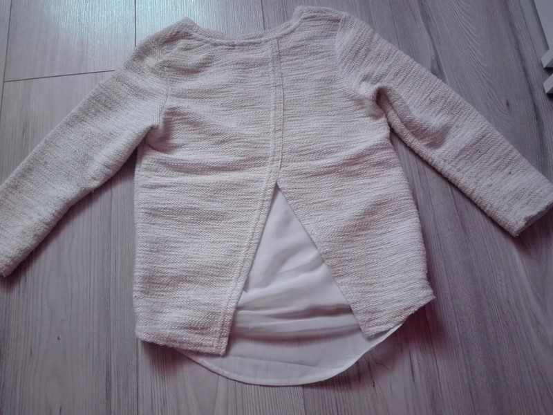 Sweter dla dziewczynki w rozmiarze 122 cm