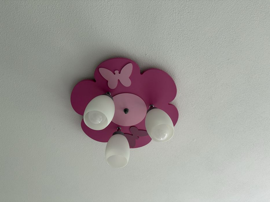 Lampa sufitowa różowa