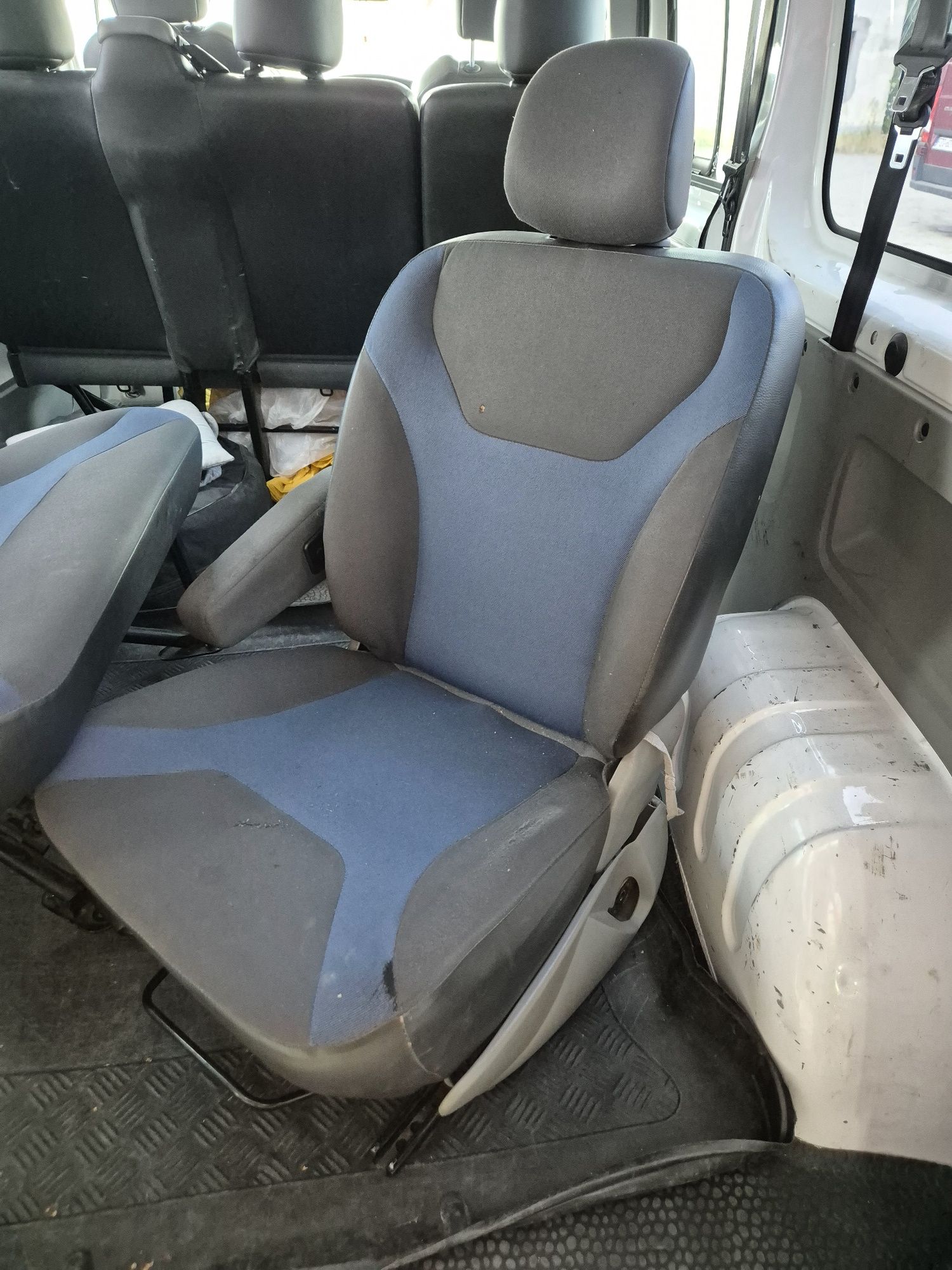 Fotele Renault trafic