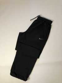 Нейлоновые спортивные штаны Nike на утяжках оригинал